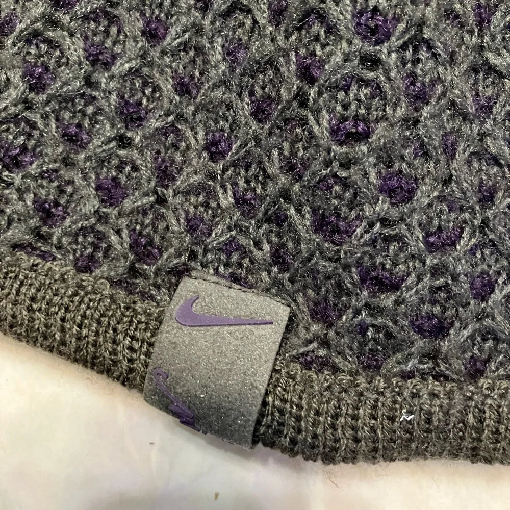Nike cable‎ Reversible Gray women's Beanie